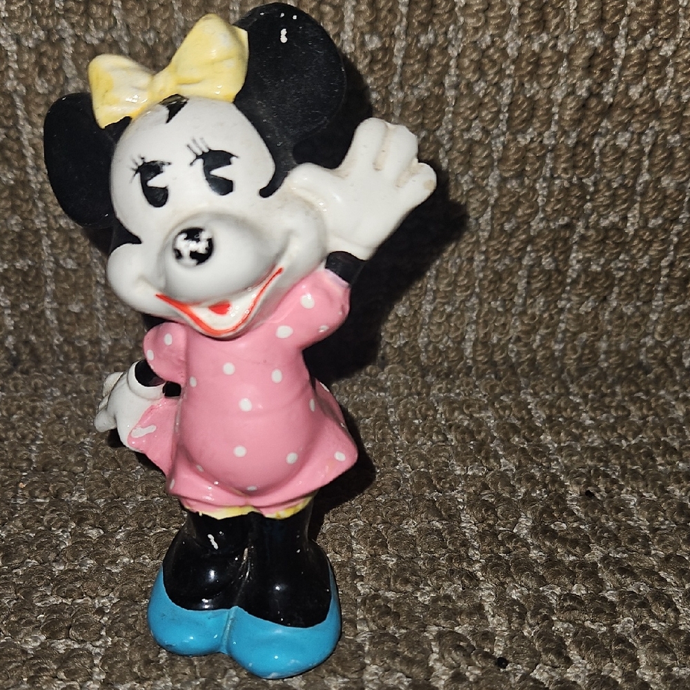 Disney Minnie Mouse Pink and Blue Figure